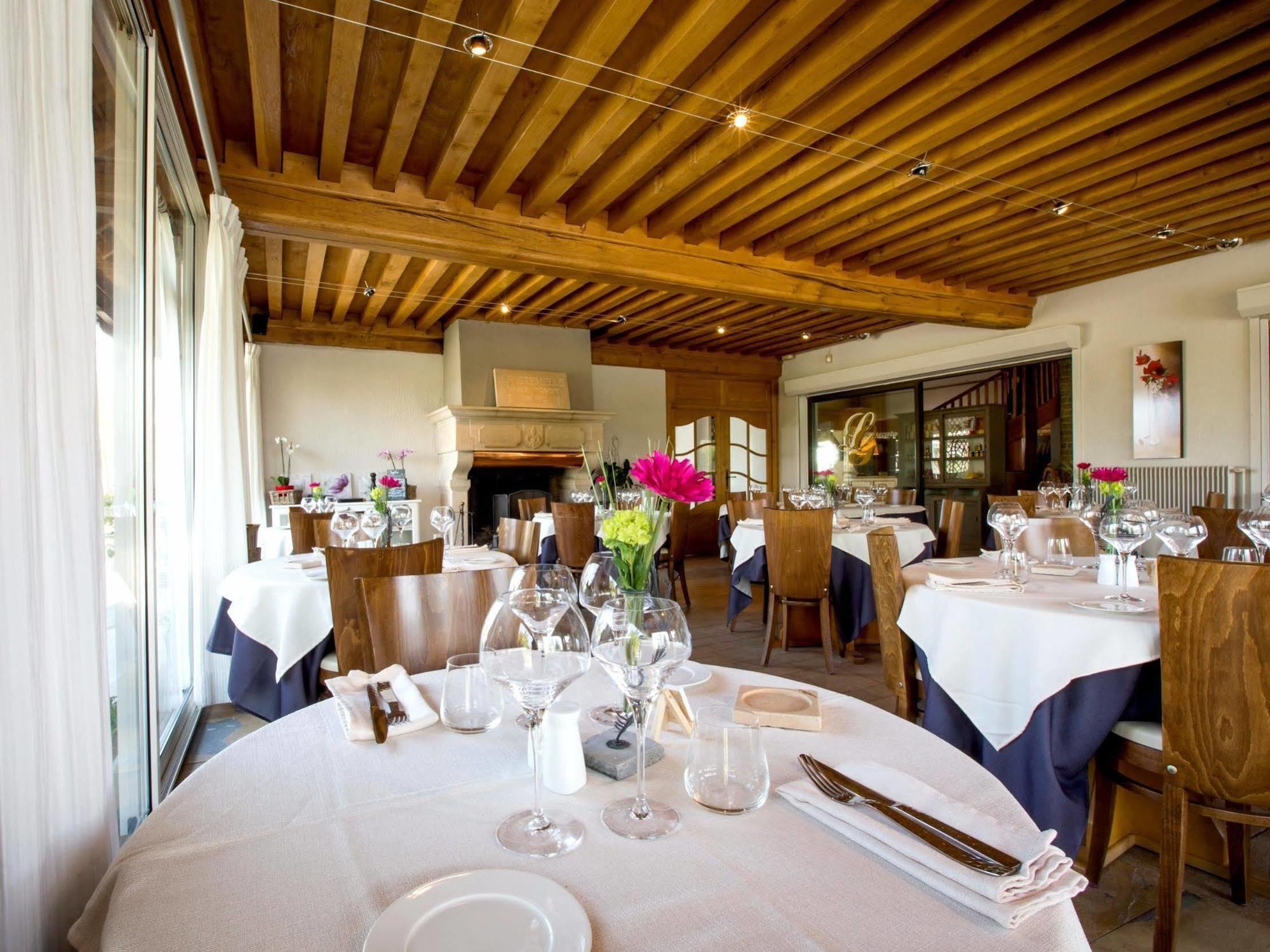 Hotel-Restaurant "La Gremelle" Ladoix-Serrigny Zewnętrze zdjęcie